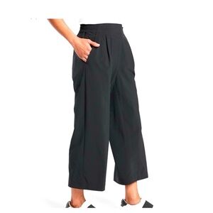 Athleta Brooklyn wide leg crop pants, black size 4